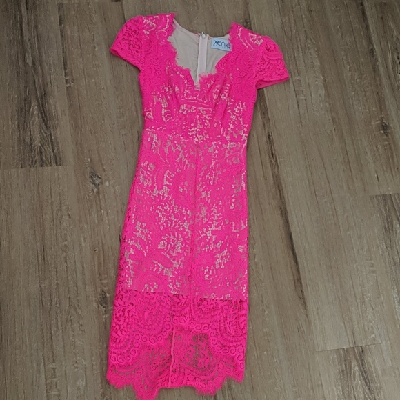 Dress - Picture 1 of 9